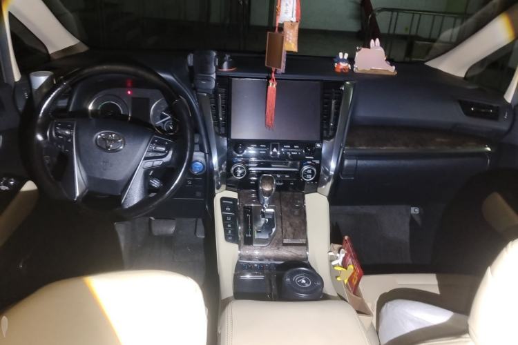 Used Toyota Vellfire 2023 Crown Dual-Engine 2.5L HV Prestige Edition Center Console