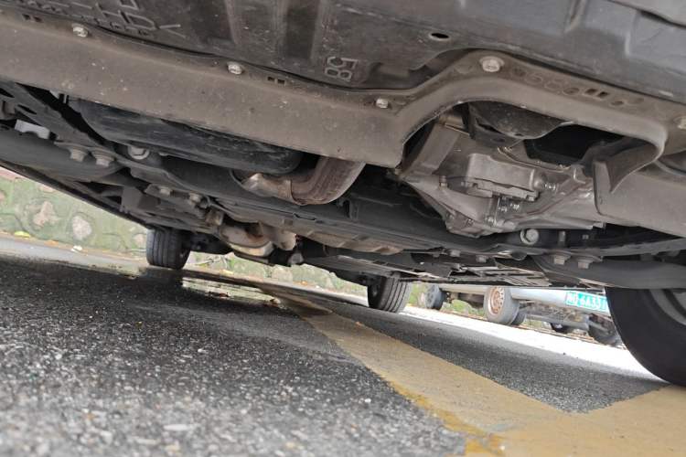 Used Toyota Vellfire 2023 Crown Dual-Engine 2.5L HV Luxury Edition Chassis Front