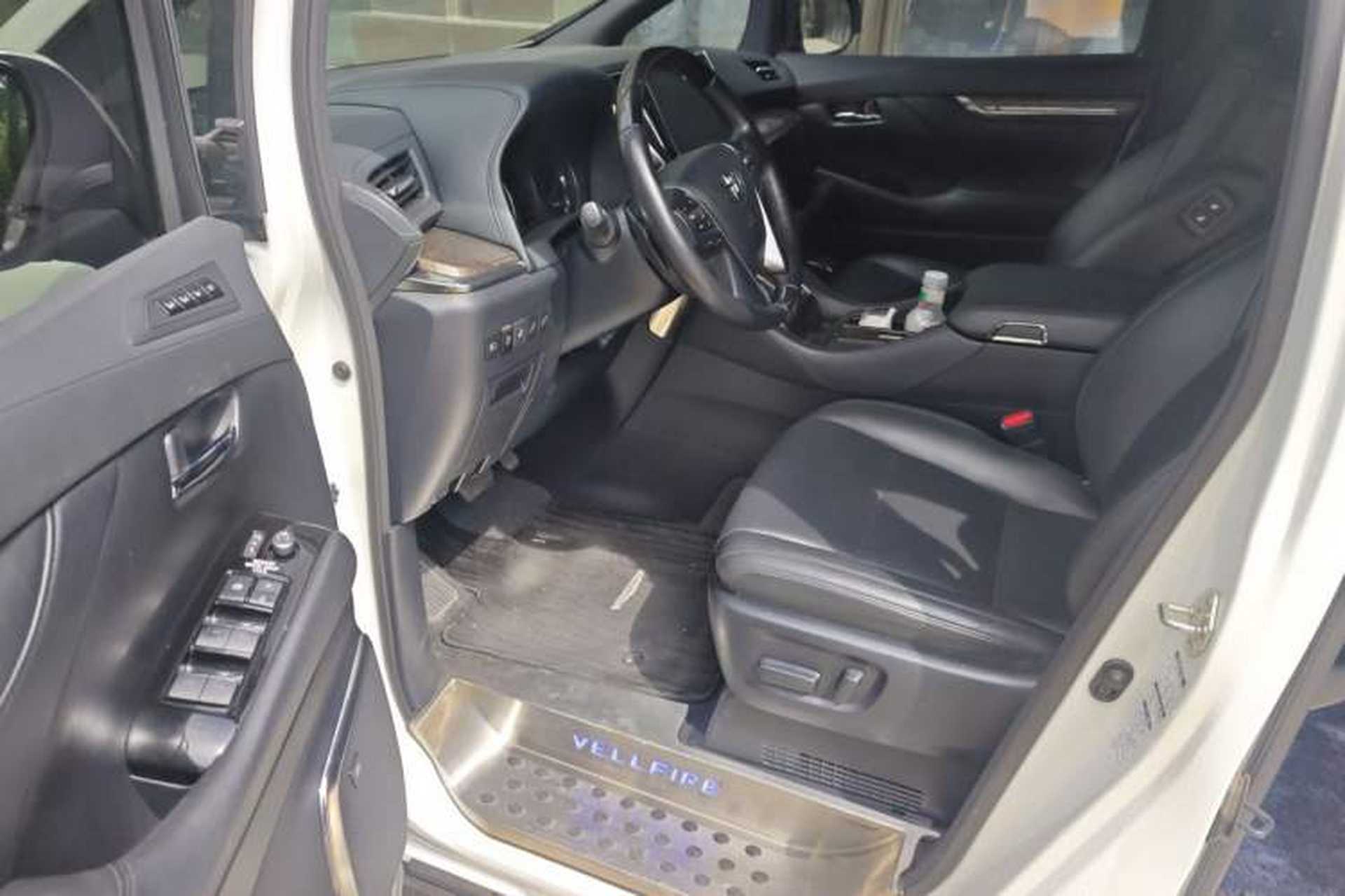 Used Toyota Vellfire 2023 Crown Dual-Engine 2.5L HV Prestige Edition Driver Seat