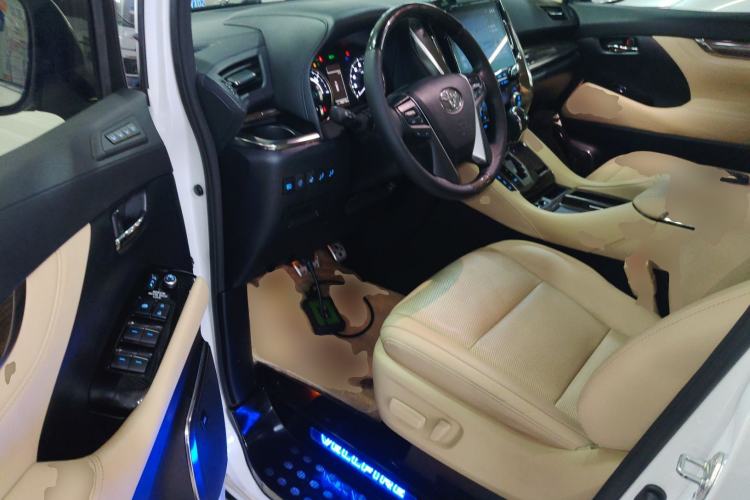 Used Toyota Vellfire 2023 Crown Dual-Engine 2.5L HV Ultimate Edition Driver Seat