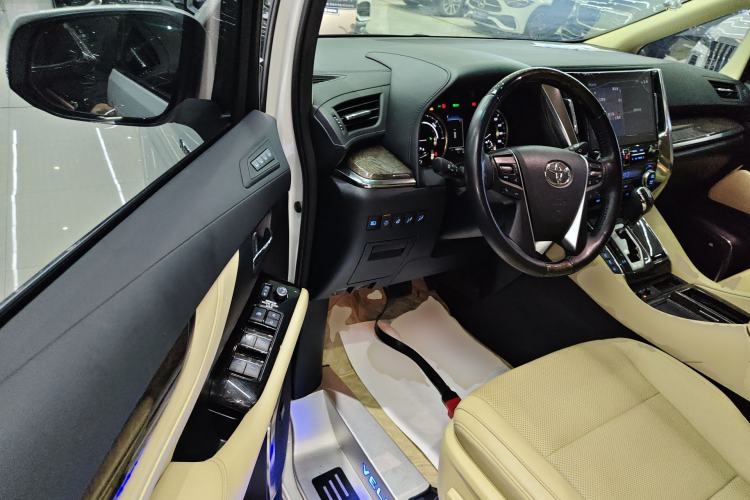 Used Toyota Vellfire 2023 Crown Dual-Engine 2.5L HV Ultimate Edition Driver Seat