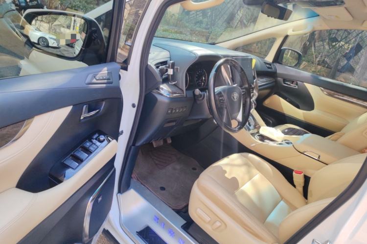 Used Toyota Vellfire 2023 Crown Dual-Engine 2.5L HV Ultimate Edition Driver Seat