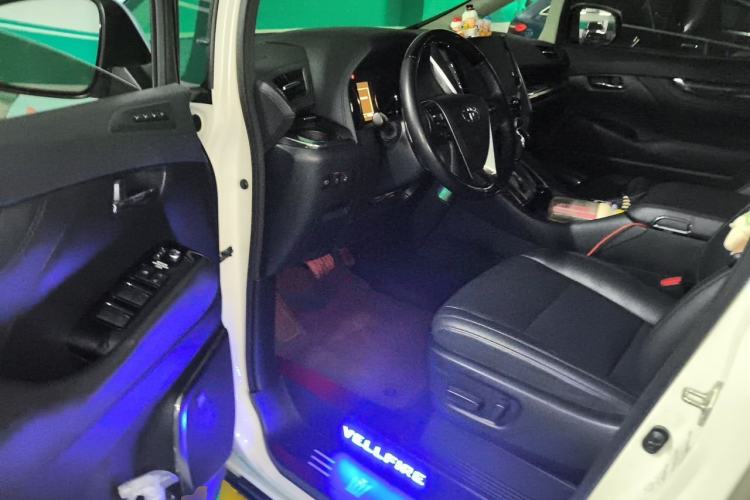 Used Toyota Vellfire 2023 Crown Dual-Engine 2.5L HV Luxury Edition Driver Seat