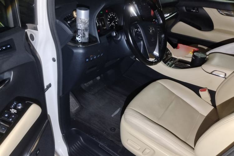 Used Toyota Vellfire 2023 Crown Dual-Engine 2.5L HV Prestige Edition Driver Seat