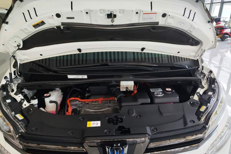Used Toyota Vellfire 2023 Crown Dual-Engine 2.5L HV Luxury Edition Engine Bay