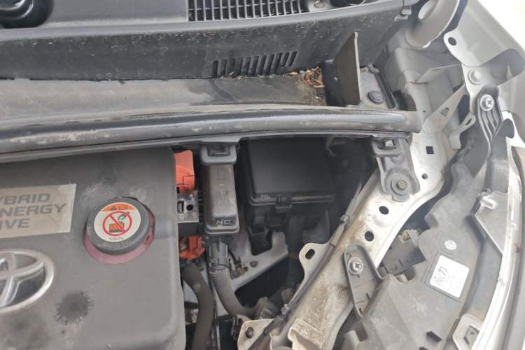 Used Toyota Vellfire 2023 Crown Dual-Engine 2.5L HV Prestige Edition Engine Bay Left