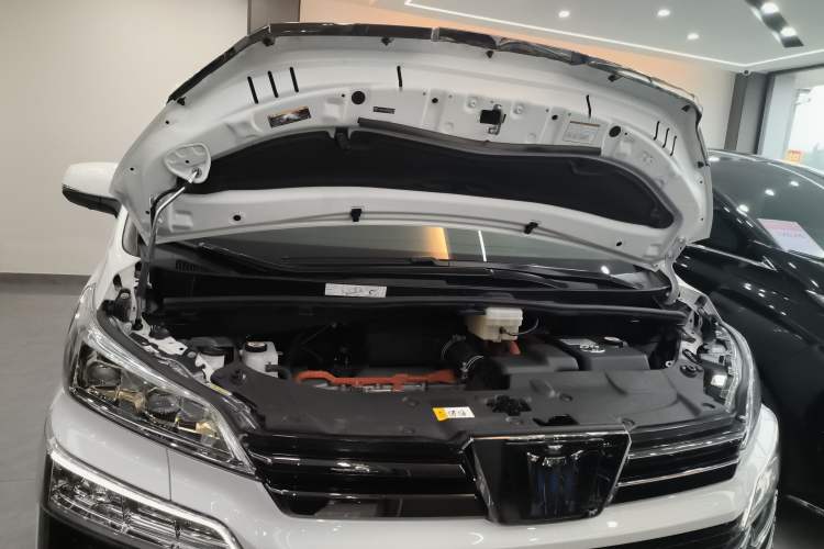 Used Toyota Vellfire 2023 Crown Dual-Engine 2.5L HV Ultimate Edition Engine Bay
