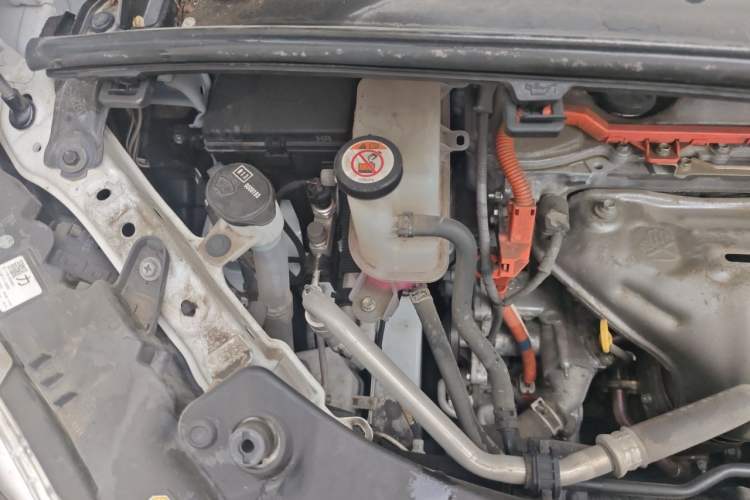 Used Toyota Vellfire 2023 Crown Dual-Engine 2.5L HV Prestige Edition Engine Bay Right