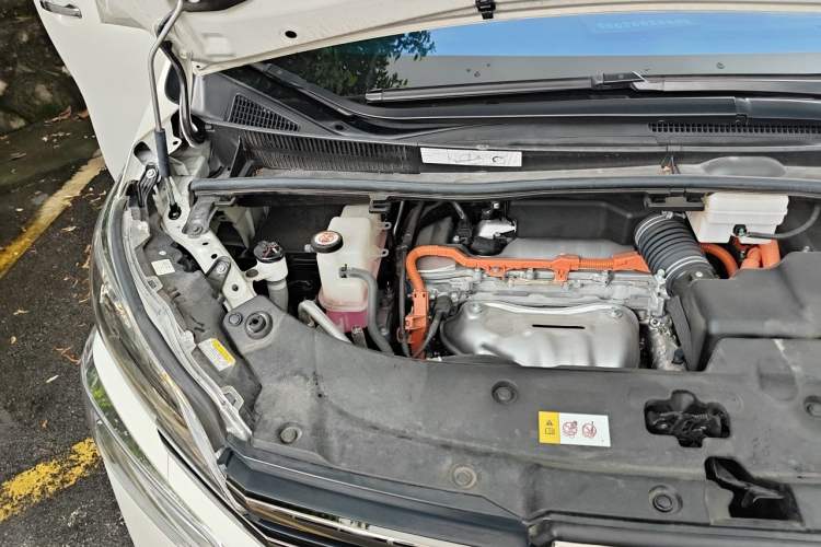 Used Toyota Vellfire 2023 Crown Dual-Engine 2.5L HV Luxury Edition Engine Bay Right