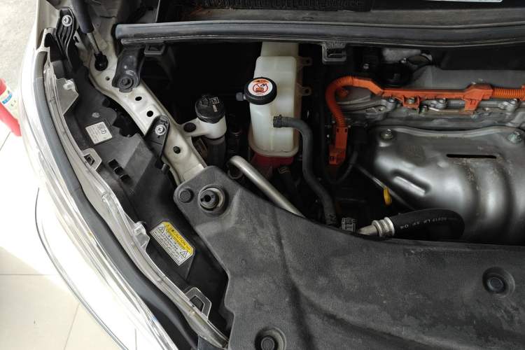 Used Toyota Vellfire 2023 Crown Dual-Engine 2.5L HV Ultimate Edition Engine Bay Right