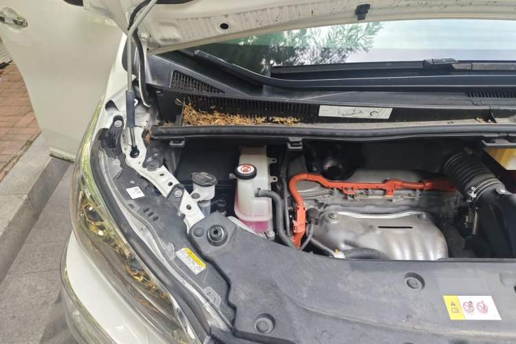 Used Toyota Vellfire 2023 Crown Dual-Engine 2.5L HV Ultimate Edition Engine Bay Right