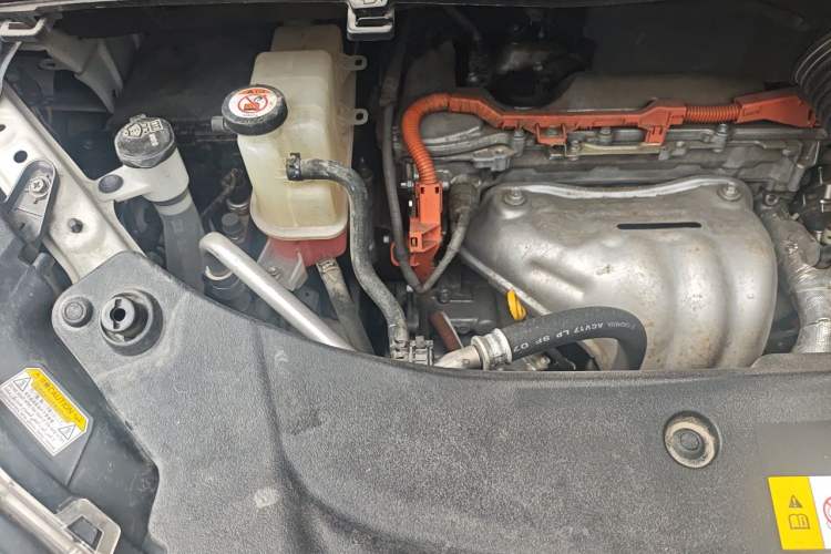 Used Toyota Vellfire 2023 Crown Dual-Engine 2.5L HV Luxury Edition Engine Bay Right