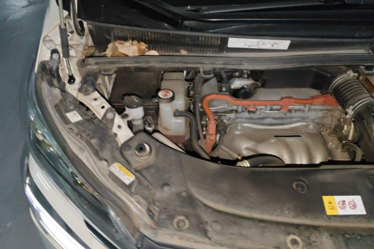 Used Toyota Vellfire 2023 Crown Dual-Engine 2.5L HV Luxury Edition Engine Bay Right