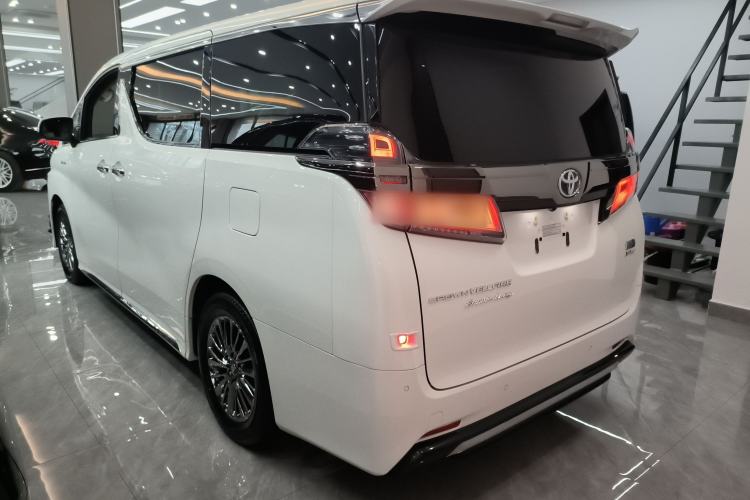 Used Toyota Vellfire 2023 Crown Dual-Engine 2.5L HV Ultimate Edition Exterior 2
