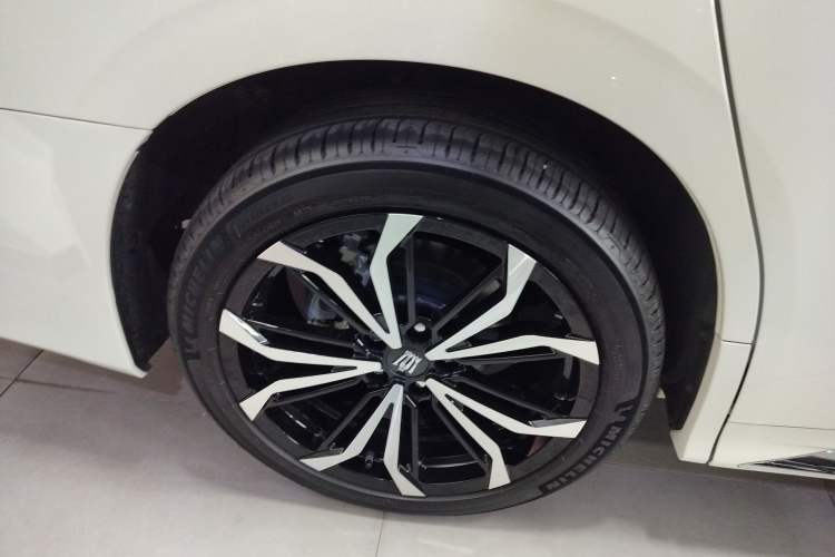 Used Toyota Vellfire 2023 Crown Dual-Engine 2.5L HV Ultimate Edition Exterior 4