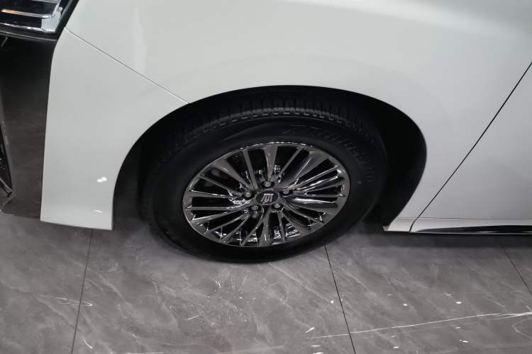 Used Toyota Vellfire 2023 Crown Dual-Engine 2.5L HV Ultimate Edition Exterior 4
