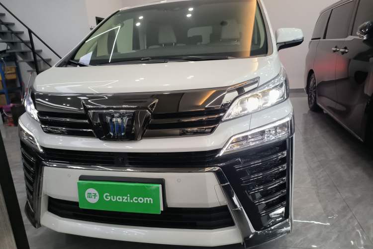 Used Toyota Vellfire 2023 Crown Dual-Engine 2.5L HV Ultimate Edition Front