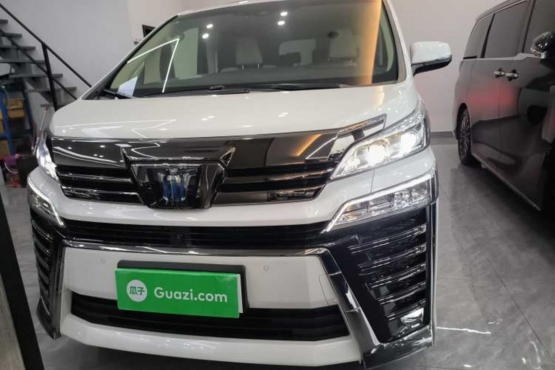 Used Toyota Vellfire 2023 Crown Dual-Engine 2.5L HV Ultimate Edition Front