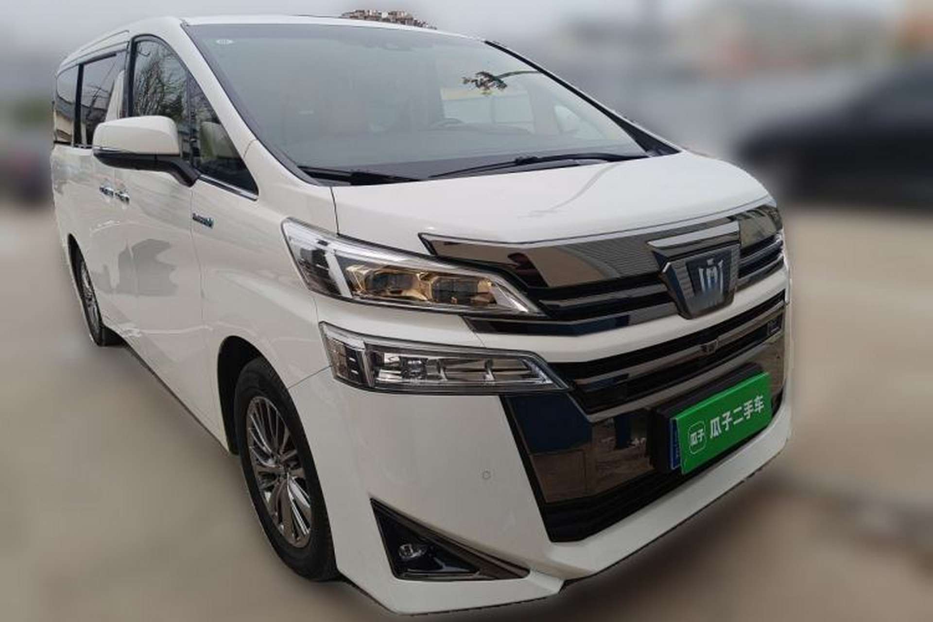Used Toyota Vellfire 2023 Crown Dual-Engine 2.5L HV Prestige Edition Front Right 45 Deg