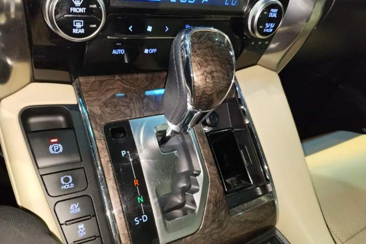 Used Toyota Vellfire 2023 Crown Dual-Engine 2.5L HV Prestige Edition Gear Lever