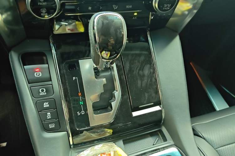 Used Toyota Vellfire 2023 Crown Dual-Engine 2.5L HV Luxury Edition Gear Lever