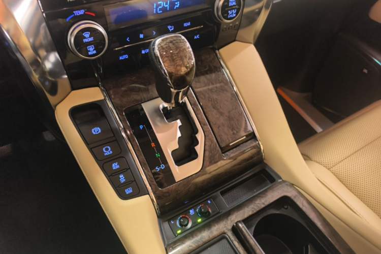 Used Toyota Vellfire 2023 Crown Dual-Engine 2.5L HV Prestige Edition Gear Lever