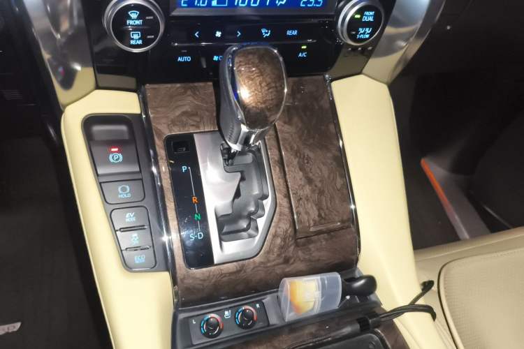 Used Toyota Vellfire 2023 Crown Dual-Engine 2.5L HV Prestige Edition Gear Lever