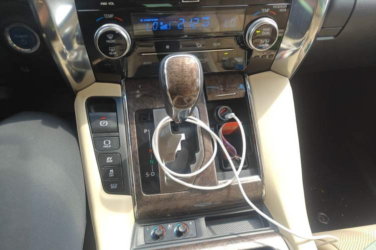 Used Toyota Vellfire 2023 Crown Dual-Engine 2.5L HV Prestige Edition Gear Lever