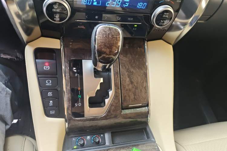 Used Toyota Vellfire 2023 Crown Dual-Engine 2.5L HV Ultimate Edition Gear Lever