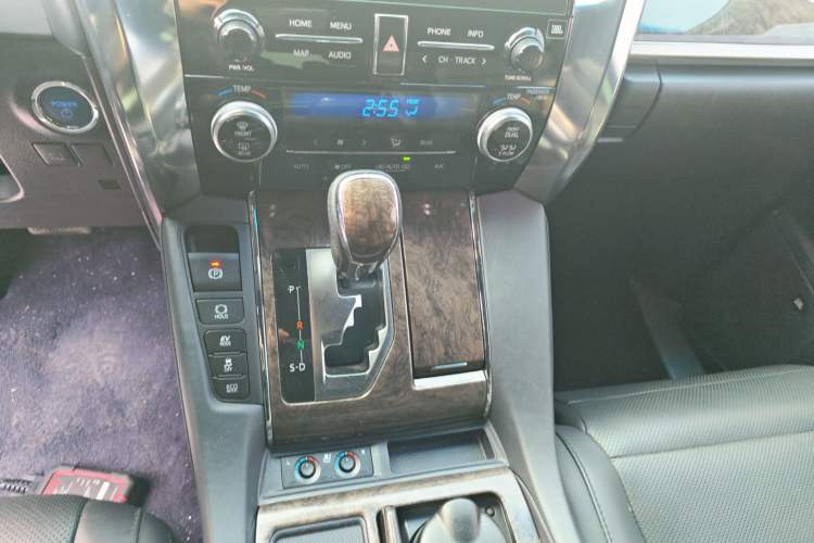 Used Toyota Vellfire 2023 Crown Dual-Engine 2.5L HV Ultimate Edition Gear Lever