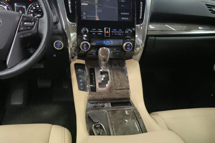 Used Toyota Vellfire 2023 Crown Dual-Engine 2.5L HV Ultimate Edition Gear Lever