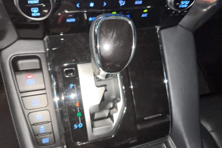 Used Toyota Vellfire 2023 Crown Dual-Engine 2.5L HV Luxury Edition Gear Lever