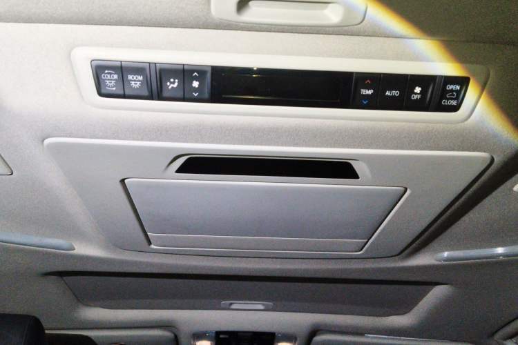 Used Toyota Vellfire 2023 Crown Dual-Engine 2.5L HV Luxury Edition Headliner