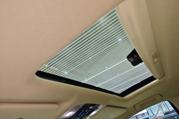 Used Toyota Vellfire 2023 Crown Dual-Engine 2.5L HV Ultimate Edition Headliner