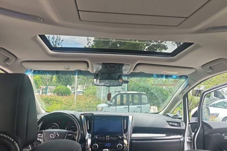Used Toyota Vellfire 2023 Crown Dual-Engine 2.5L HV Luxury Edition Headliner