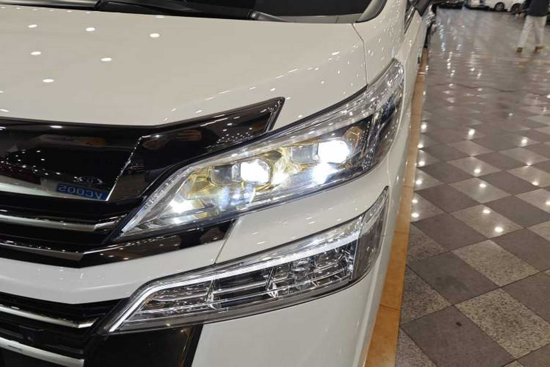 Used Toyota Vellfire 2023 Crown Dual-Engine 2.5L HV Prestige Edition Left Front Headlight