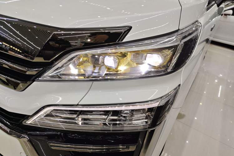 Used Toyota Vellfire 2023 Crown Dual-Engine 2.5L HV Ultimate Edition Left Front Headlight