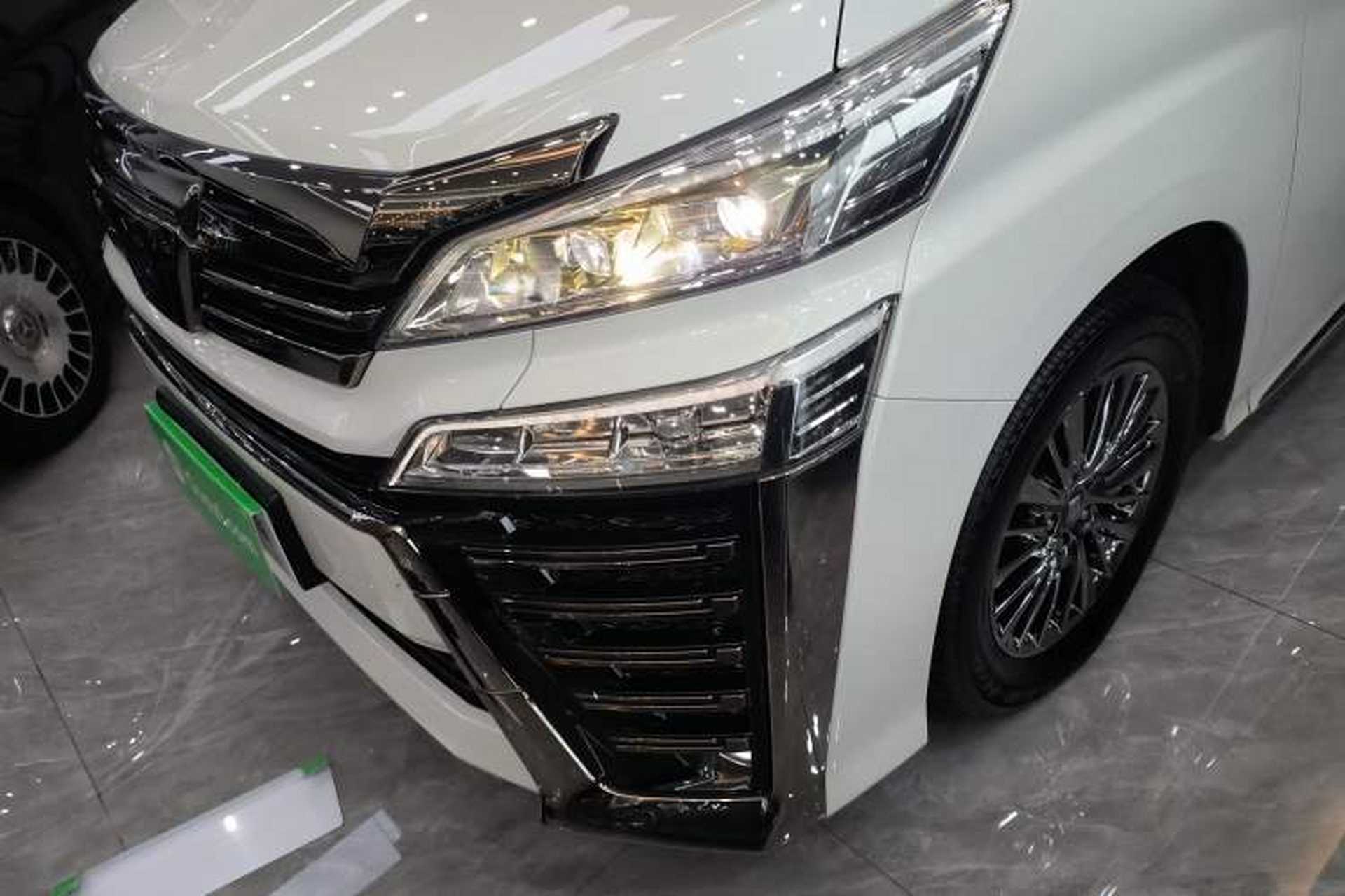 Used Toyota Vellfire 2023 Crown Dual-Engine 2.5L HV Ultimate Edition Left Front Headlight
