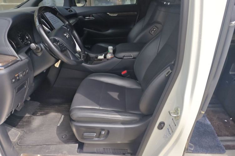 Used Toyota Vellfire 2023 Crown Dual-Engine 2.5L HV Prestige Edition Left Front Seat