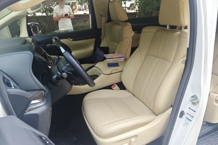 Used Toyota Vellfire 2023 Crown Dual-Engine 2.5L HV Ultimate Edition Left Front Seat