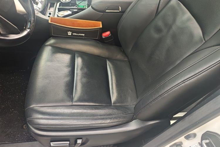 Used Toyota Vellfire 2023 Crown Dual-Engine 2.5L HV Luxury Edition Left Front Seat