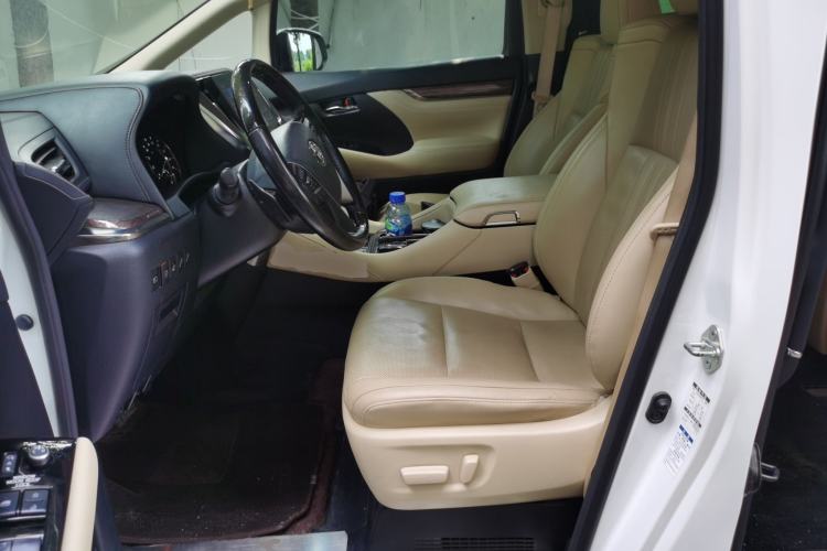 Used Toyota Vellfire 2023 Crown Dual-Engine 2.5L HV Prestige Edition Left Front Seat