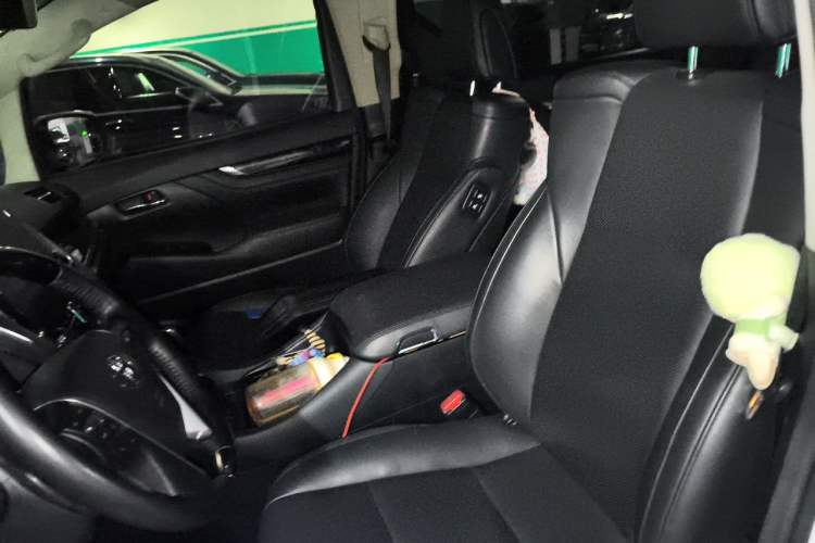 Used Toyota Vellfire 2023 Crown Dual-Engine 2.5L HV Luxury Edition Left Front Seat