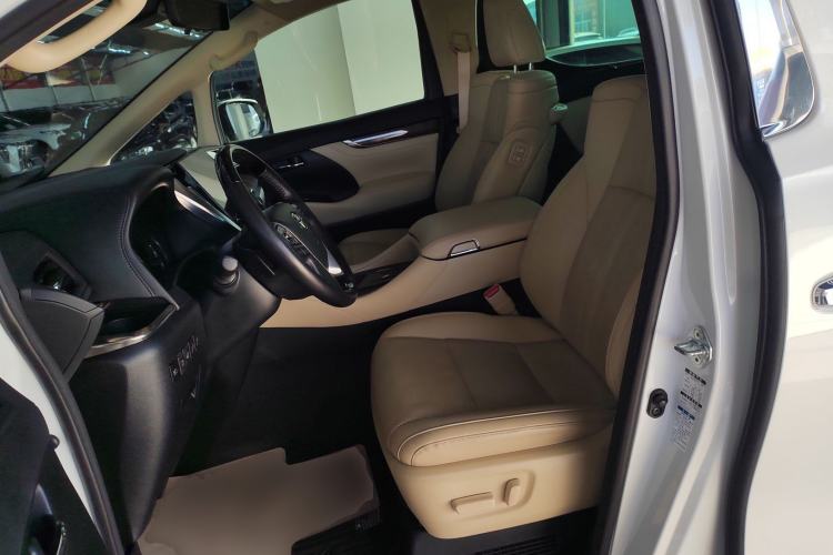 Used Toyota Vellfire 2023 Crown Dual-Engine 2.5L HV Prestige Edition Left Front Seat