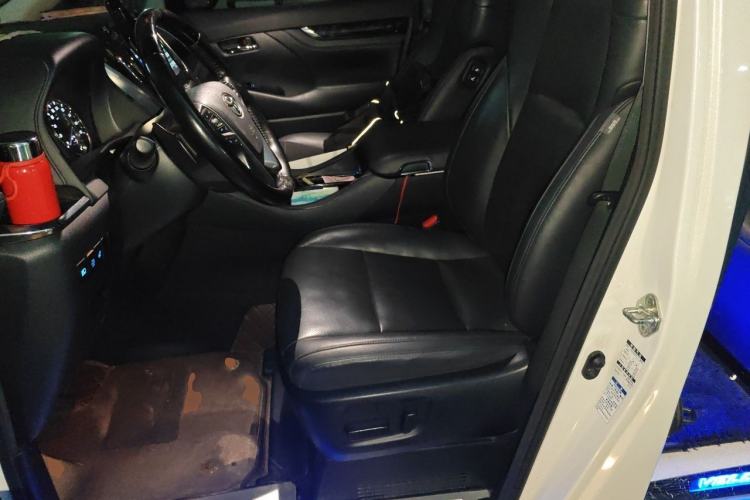 Used Toyota Vellfire 2023 Crown Dual-Engine 2.5L HV Luxury Edition Left Front Seat