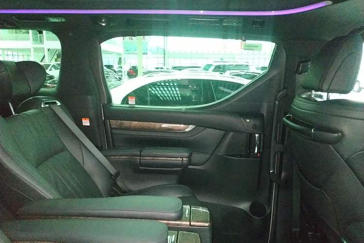 Used Toyota Vellfire 2023 Crown Dual-Engine 2.5L HV Luxury Edition Left Rear Door Interior