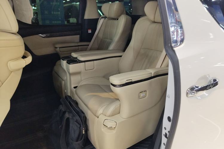Used Toyota Vellfire 2023 Crown Dual-Engine 2.5L HV Prestige Edition Left Rear Seat