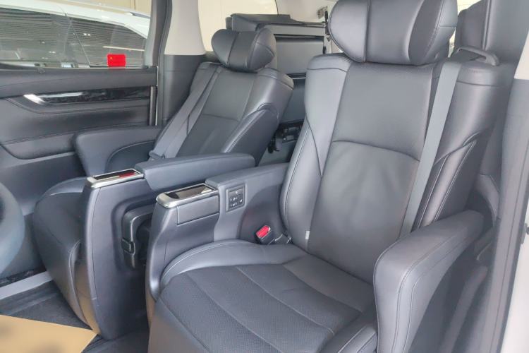 Used Toyota Vellfire 2023 Crown Dual-Engine 2.5L HV Luxury Edition Left Rear Seat