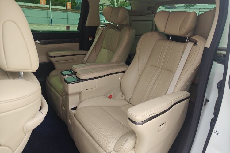Used Toyota Vellfire 2023 Crown Dual-Engine 2.5L HV Prestige Edition Left Rear Seat