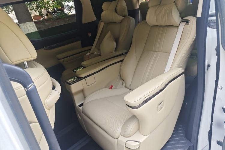 Used Toyota Vellfire 2023 Crown Dual-Engine 2.5L HV Ultimate Edition Left Rear Seat